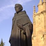 Estatua de Francisco de VItoria delate del Convento de San Esteban en Salamanca